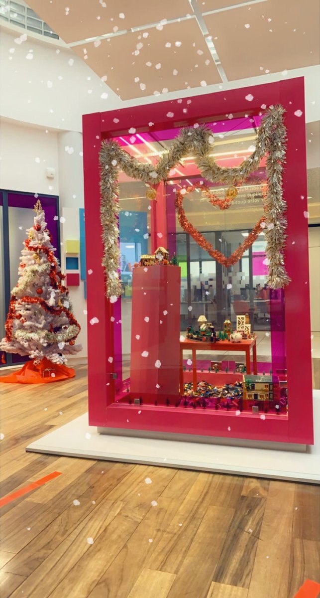 Le Crédit Mutuel de Bergerac a revêtu ses couleurs de Noël. Nous sommes prêt pour donner un peu de magie en cette période si particulière. <a href="/SolidaritesCMSO/">SolidaritesCmso</a> <a href="/CMSudOuest/">CMSudOuest</a> <a href="/WeAreArkea/">WAA|Actus</a> <a href="/tousensemble/">kouassi kouassi noel</a>