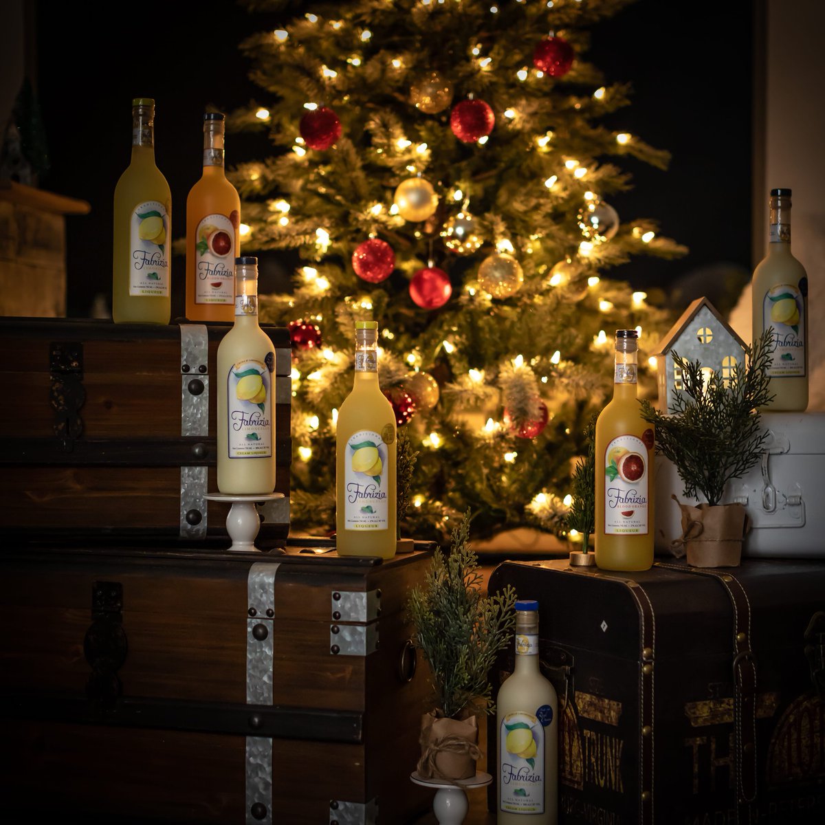 When The Gifts Come Early 😊 
All of our cellos are now available online:  
purchasespirits.fabriziaspirits.com

Or find one at a store near you by going to Fabriziaspirits.com/where-to-buy
Salute!

#limoncello #liqueur #fabrizia
#holidaycocktails
#cocktails
#LiveLifeZesty 
#Italiancuisine