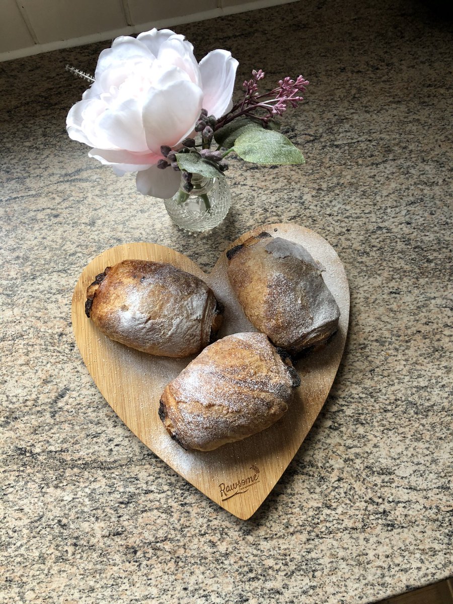 aliwood1471's tweet photo. @VertasGroup My first time making pain au chocolat 🥰 - think I left them in the oven for two minutes too long though 🤔 they tasted delicious though #VertasVirtualBakeOff #VertasFamily #PropertyManagement https://t.co/BQugHvgYEj
