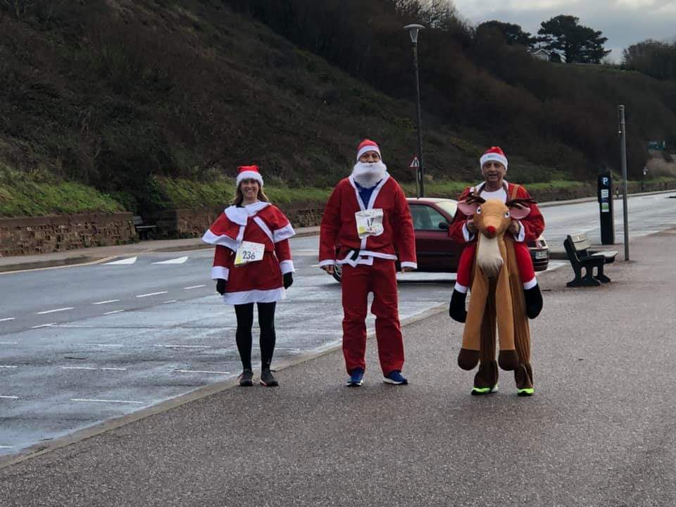 PeterFerlie's tweet photo. Meanwhile in Exmouth.........
@ExeterCCT #ExeterSantaRun https://t.co/8F8uEWSSpJ