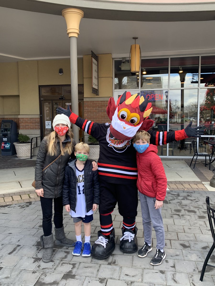 andreacollinsrf's tweet photo. Nitro making friends at #shophamiltontc with #IndyFuel and @wrtv for the 20th Annual Toy Drive! Looking forward to #TeddyBearToss on Friday 12/11 benefitting #WRTVToyDrive kids across Central Indiana. https://t.co/dwIlPjNsPJ