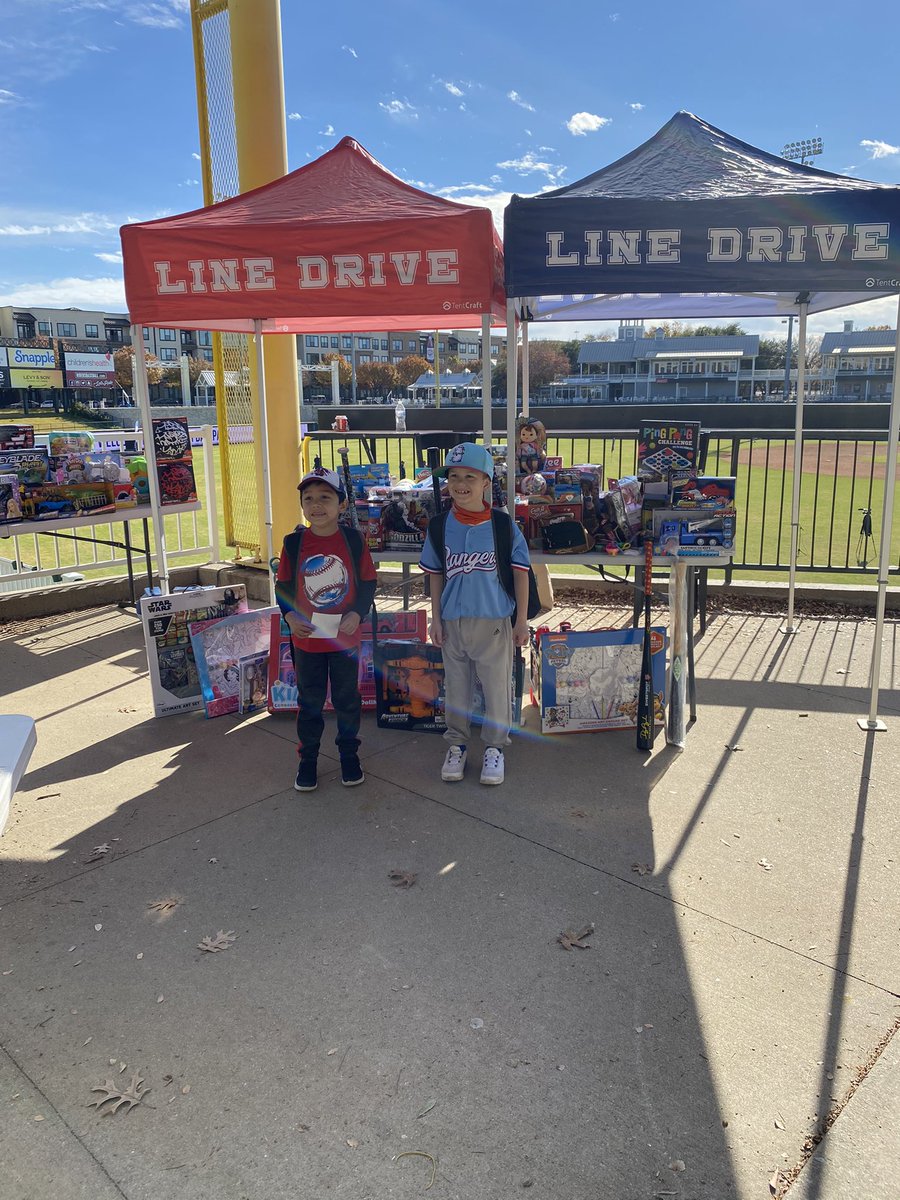 ann_mercredi's tweet photo. Huge thank you to @HipHipJose5 @247LineDrive for hosting baseball camp this morning for a good cause #toysfortroops...boys had so much fun practicing and learning new things. Such a great role model for these kids. #communityengagement #trevitalks https://t.co/tZeW0BVsGi