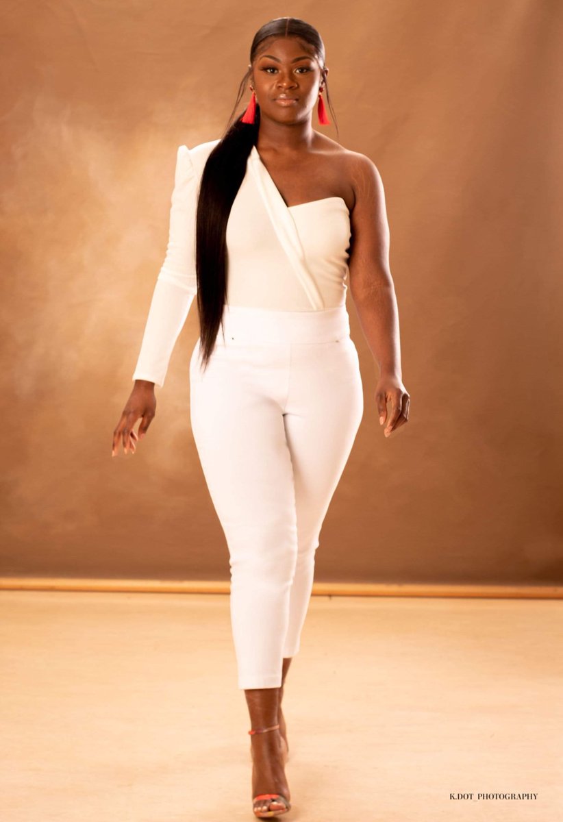 Tweet__Addict's tweet image. “Always had drive like I had to chauffeur it.”
•
•
Master’s degree LOADING! 🥳