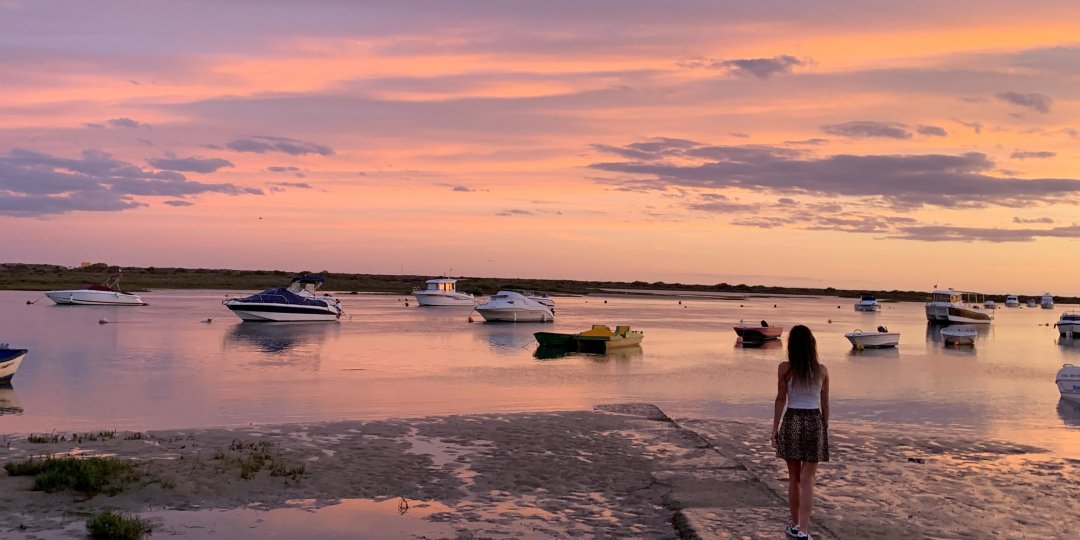 goldencabanas's tweet photo. Cores mágicas durante todo o ano! 💜☀️😊
📸 Photo: The Pink Book Of Style
#StayGoldenClub #Algarve #Portugal #Sunset #CabanasDeTavira #Paradise https://t.co/S4TxHYqn9h