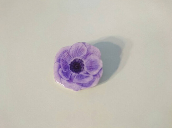 sakanote's tweet photo. "Anemone" brooch made by Memi. Hand and eye. 
Kakizaki Memi 19th birthday celebration.
#柿崎芽実
#柿崎芽実生誕祭 
#日向坂46 https://t.co/Q0rPJ6AeRC