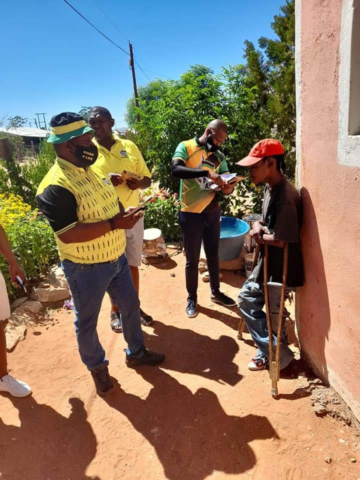 AncNcape's tweet photo. [In Pictures] ANC Provincial Secretary Comrade Deshi Ngxanga on a door to door campaign trail in ward 3, Kheis sub region, ZFM Region ahead of the upcoming by-elections that will be held on the 09 December 2020. 

#VoteANC
#DoNotForgetYourMask https://t.co/Qxi2Rw0eIy