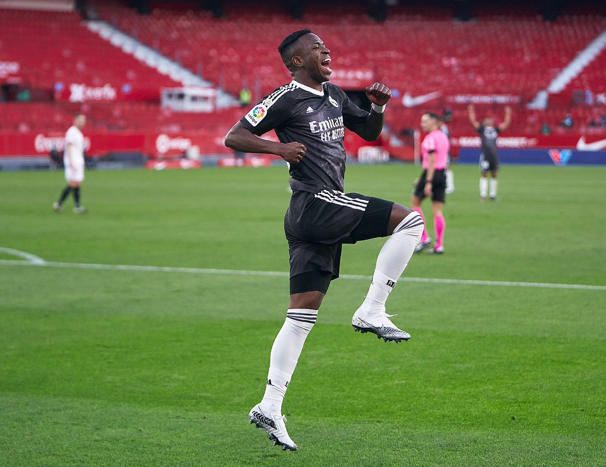 🎙️⚽️ Ny episode: Sliteseier i Sevilla

🟢Spotify: open.spotify.com/show/2eOh3Y1r3…
🟣Apple Podcast: podcasts.apple.com/no/podcast/rea…
🟠Patreon: patreon.com/realmadridnorge