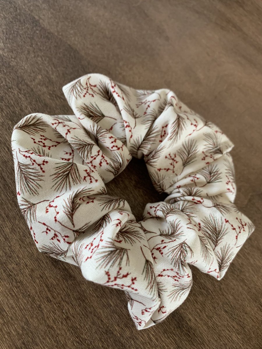 🎄It’s that time of year🎄

Make sure to get your festive scrunchies in time for Christmas, and receive a free scrunchie with every purchase! 

etsy.me/2F5AyYw