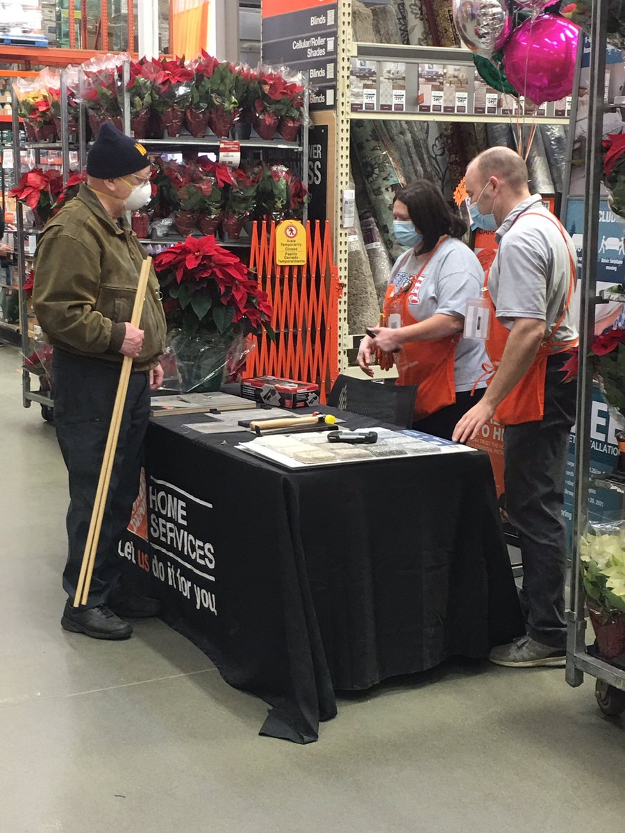#EverettProud of SDS Tim Evans for getting the store involved in our LifeProof carpet and LVP flooring clinic. @TracieD317 @DwaineWeyland <a href="/SeattleD317/">J Contonio</a> <a href="/HdJaaron/">Jaaron Lauterbach HD</a>