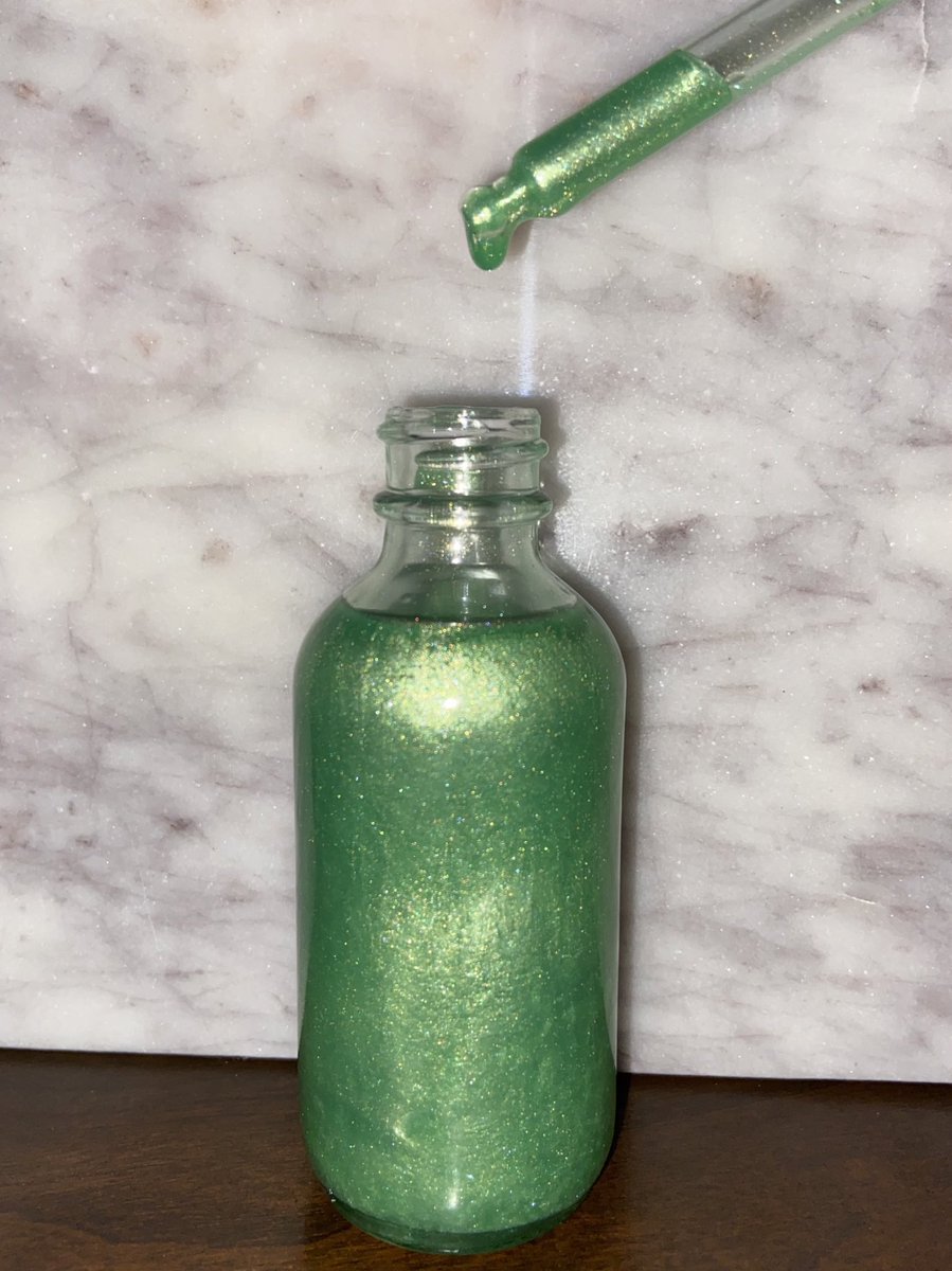 juwellsnails's tweet photo. don’t like getting fullsets anymore? causing too much damage to your natural nail bed? then shop online with us and get some press ons! cuticle i#oil is available as well💕 
follow us on ig: @juwellsnails 
website: https://t.co/atqjSF27MW https://t.co/cV0OqrzJtR