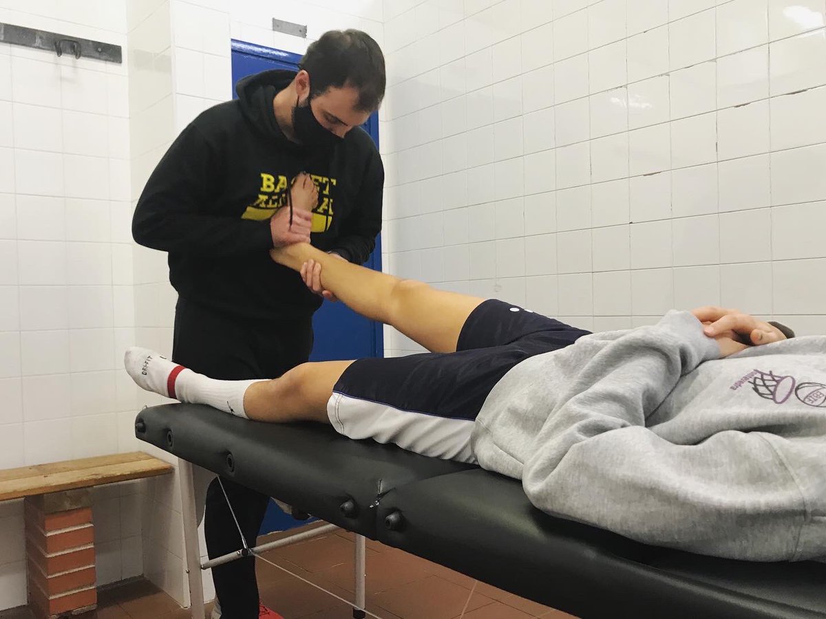 Ell és el <a href="/dancester4/">Daniel Cester</a>, forma part de l’Àrea de Salut i Rendiment i és el nostre fisioterapeuta🙋🏻‍♂️, l’encarregat de cuidar dels jugadors i jugadores del Basket Almeda, des de Pre-minis fins Sèniors💪🏻. La seva feina és imprescindible al club i aquest any encara més🔝.