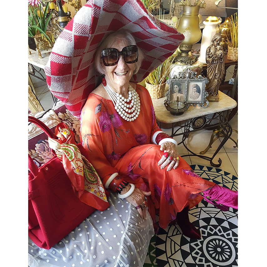 inspanishmgz's tweet photo. Residente en Brasil, modelo e influencer dicta moda, investigando y extrayendo diferentes piezas para su colección que alcanza los 750 sombreros…
Pulsa https://t.co/Vx8empX3mE

@IzauraDemari Foto #MarcioDemari
#fashionista #oldermodel #photographer #celebrity #spanishinfluential https://t.co/LkOHbbnDr2