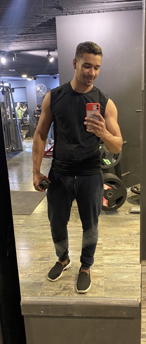 ahmeeed05's tweet photo. Work on you...for you 😄💛 https://t.co/jh9BVEaHIf