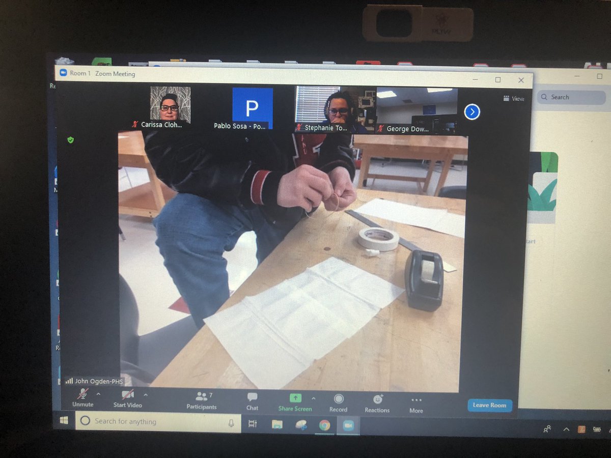 Ms_Clohessy's tweet photo. Students collaborating virtual to build and test their solutions to a problem-solving challenge during our @SanJacTSA Regional Leadership Conference https://t.co/19u899Ryj6