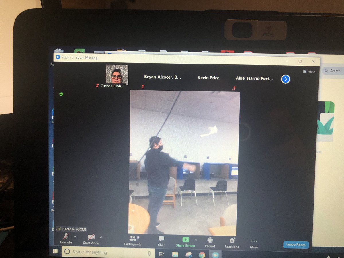 Ms_Clohessy's tweet photo. Students collaborating virtual to build and test their solutions to a problem-solving challenge during our @SanJacTSA Regional Leadership Conference https://t.co/19u899Ryj6