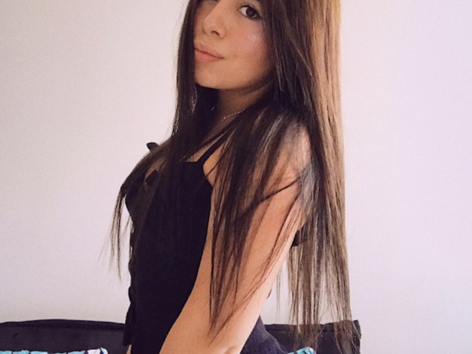 I'm online right now on skyprivate (live skype show). my private profile: https://t.co/9iggQ0TvKl Please<a href="/tag/camgirl"class="tags"><span>#camgirl</span></a>