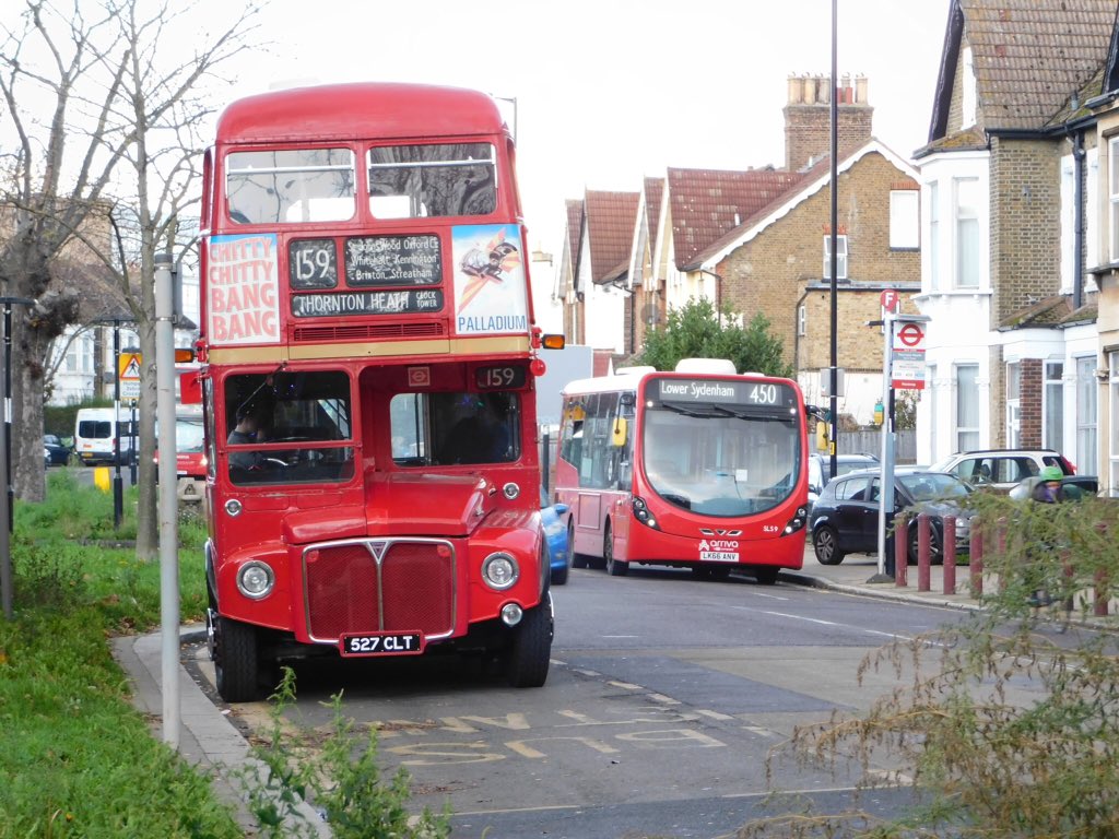 loypass_SCCar's tweet photo. ➡️🚍 ...However, 1 New RM, one '72/two '95 tubes and a Southern 455 (and an alarming number of people neglecting face masks) later ... Ta da!
The hurried journey down to Thornton Heath pays off! Thanks for hanging RM1527. #Routemaster @TfL #Stagecoach #Route159 https://t.co/usqD3FSCz2