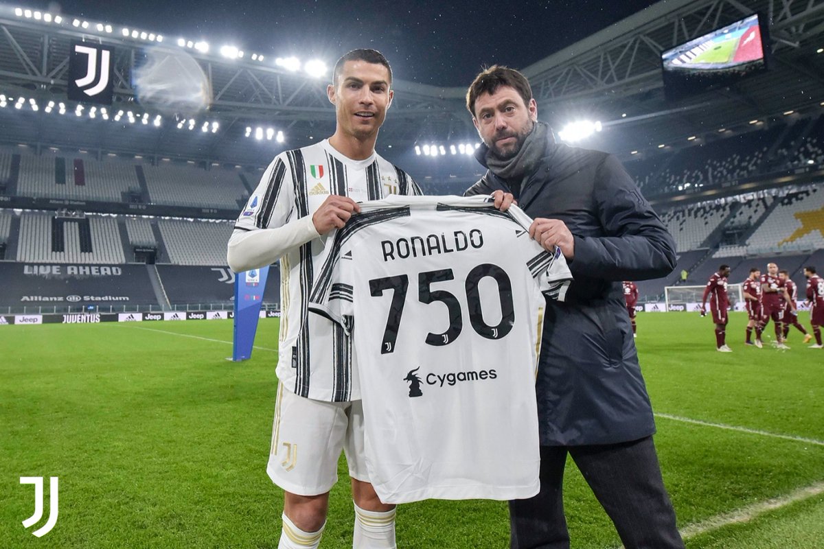 juventusfc's tweet photo. Prima di #JuveToro
#CR750 ❤️ https://t.co/IbpqQy2t8N