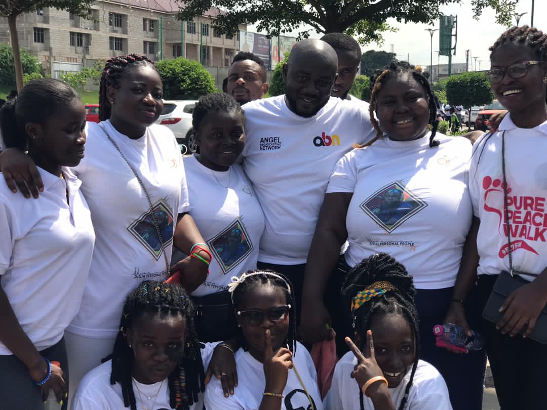 RadioOneLadies's tweet photo. @djsliming and the PureLadies....is all about the #PurePeaceWalk https://t.co/NG97K33ytL