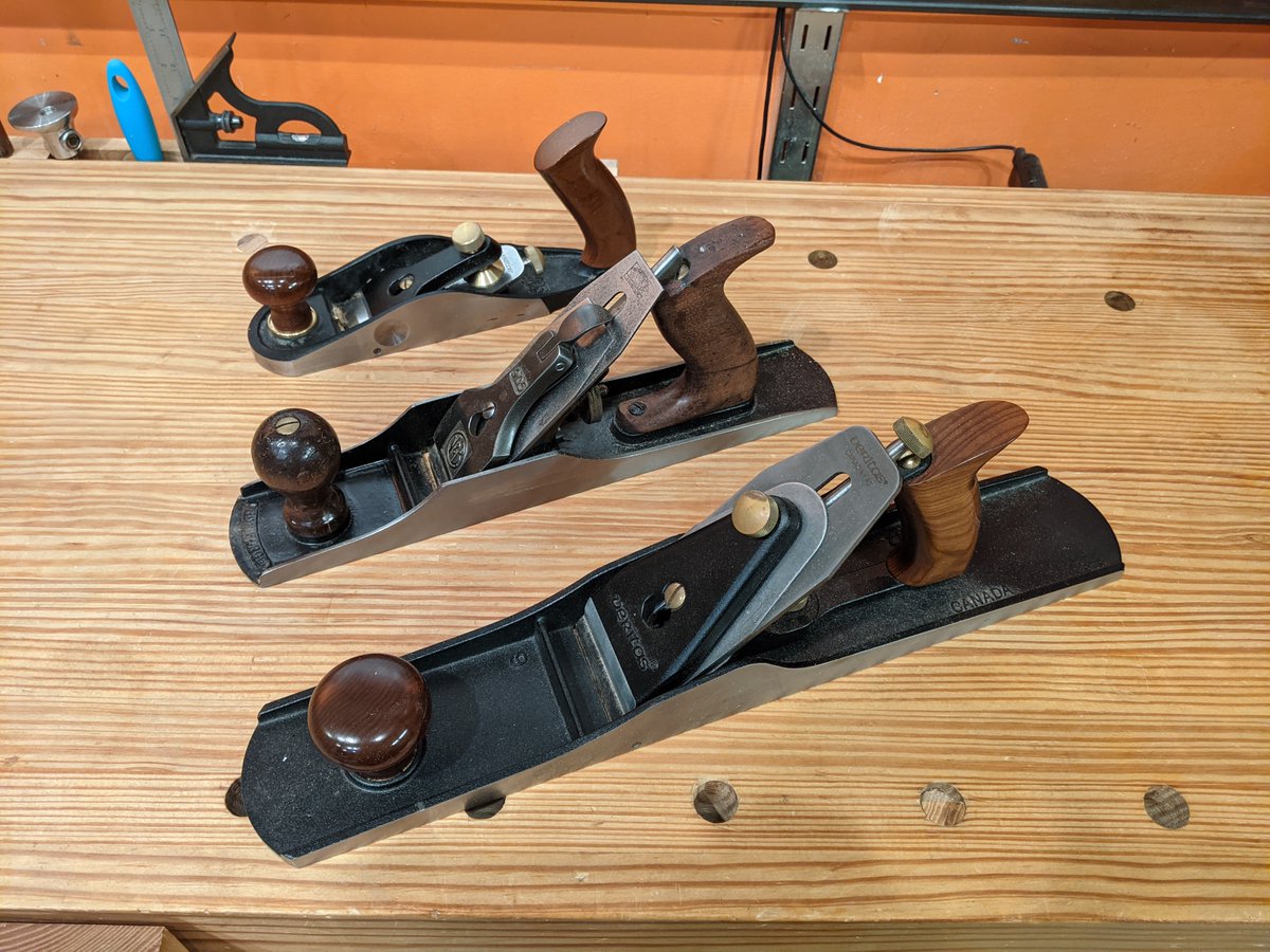 Now lets talk bench planes, and about one of the two big compromises which the size constraints on this chest led me to make.I wanted to have dedicated "coarse, medium, and fine" planes, but given the volume limitations that didn't mesh with a traditional 22" jointer plane.