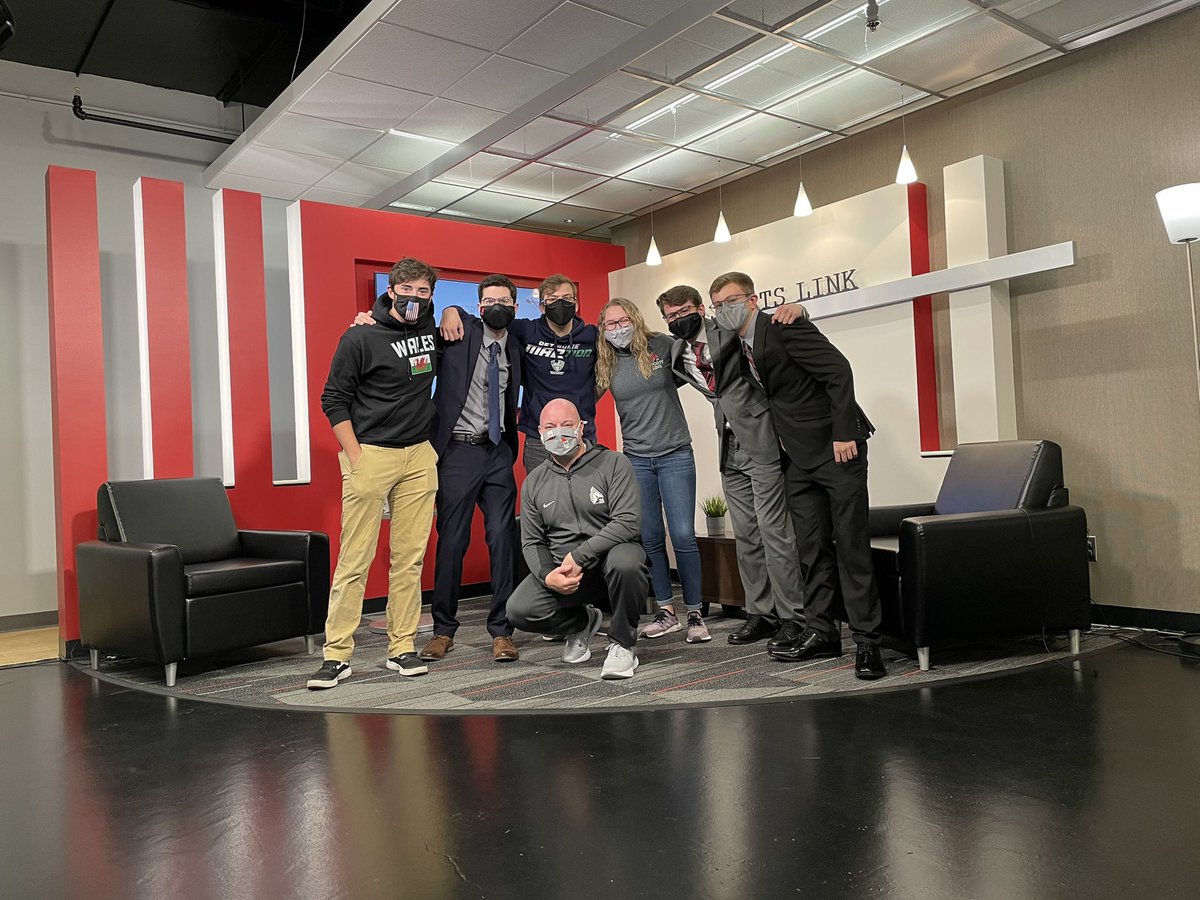bsusportslink's tweet photo. Let’s go @BallStateFB!   Good show from the crew today. 🙌🎥👊

#BallState #WeFly #ChirpChirp #SportsProduction #SportsMedia #StillProducing #MACtion https://t.co/QrZdSYQwYy