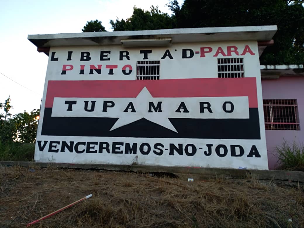 Compamedina65's tweet photo. Los traidores no pasarán este 6-D... No sé vistan que no van, porqué yo #VoyAMiGalloPinto y la historia los demolerá por su agalluesa y descaro... https://t.co/LobqHapp7c