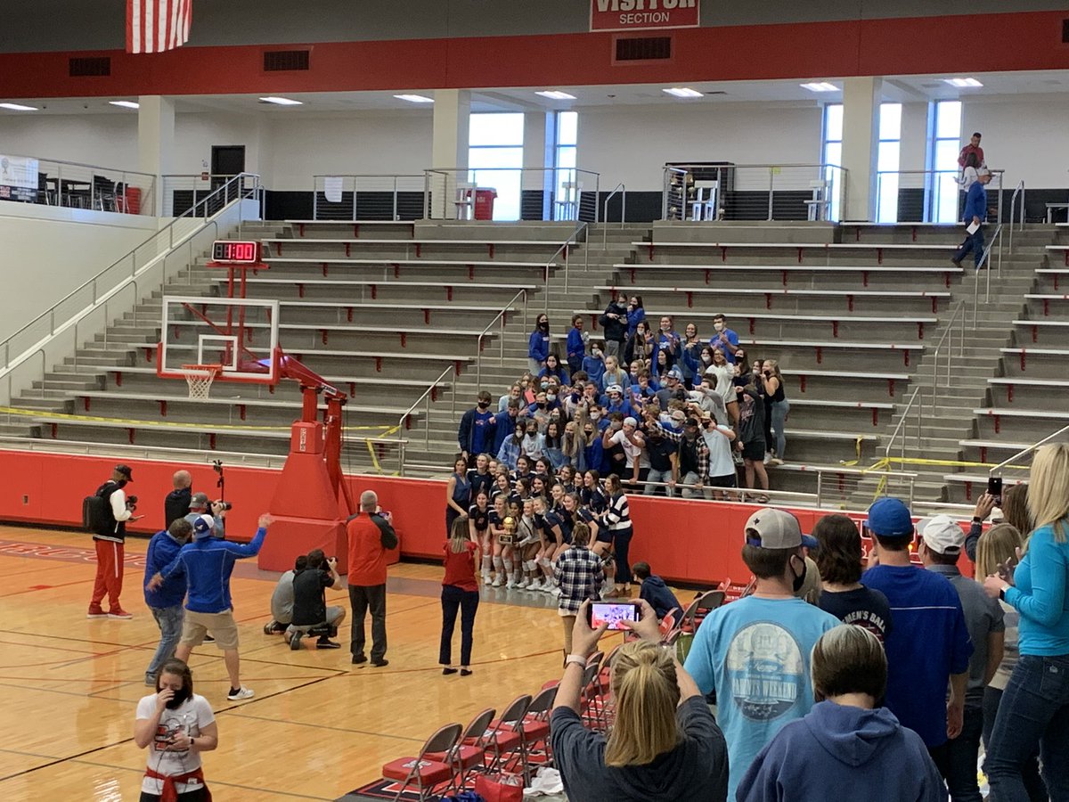 BTeeterStoczEDU's tweet photo. Congratulations @VBGrapevine for winning their regional finals playoff game! They are headed to state!!! It was so much fun watching our former wolves and we are so proud of them! 🏐 #StateBound @CoachHarperBU @TWeeksGCISD @CTMSWolfWay https://t.co/71WsYySLUJ