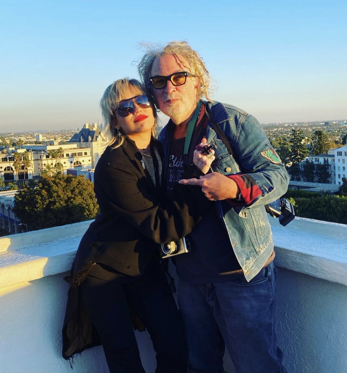 Miley with photographer Brad Elterman for Rolling Stone Magazine! 🖤🎸