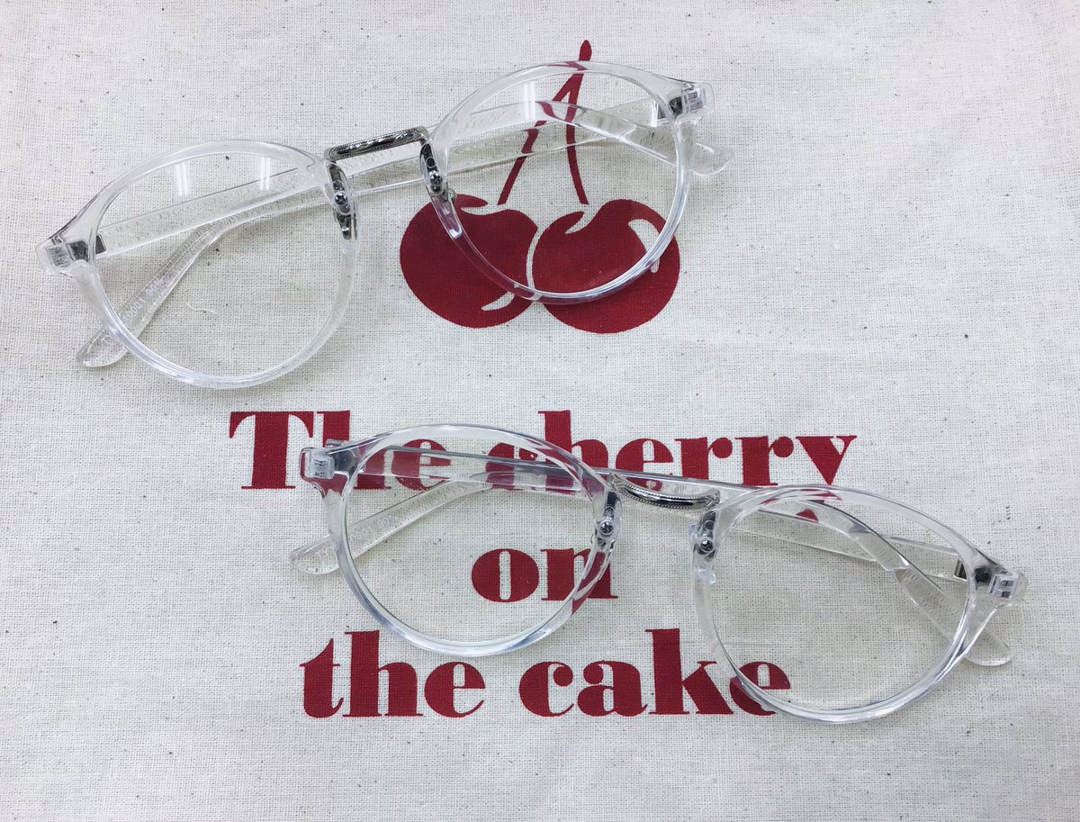 サンキューマートイオンタウン郡山店 クリア伊達メガネ 大人気クリア伊達メガネが再入荷しました どんなファッションにも合う 伊達メガネをかけるだけで お洒落上級者に簡単になれるアイテムですよ もちろん全品 390 税 欲しいと