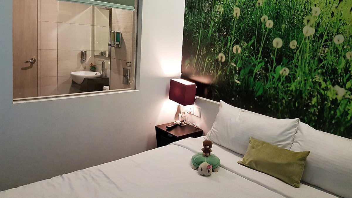 cliff_89's tweet photo. BLOG LINK: https://t.co/7swAUbma4G

Before the pandemic, I had a #staycation at #J8Hotel, a #boutiquehotel located in #JalanBesar near #Bugis and #LittleIndia.

#Singapore #hotel #stay #sleep # #adventure #journey #holiday #vacation #trip #travel #blog #travelblog #travelblogger https://t.co/sshYaI3fGp