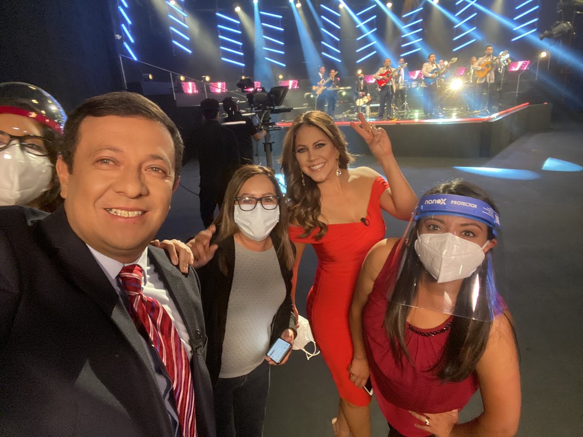 Estamos listos para entrar a sus hogares con una “Serenata a Quito” hoy sábado 5 de diciembre a las 19:30 por @ecuavisa !! Festejemos a la carita de Dios desde casa por sus 486 años de fundación! #serenataecuavisa https://t.co/3tUcCWdInV