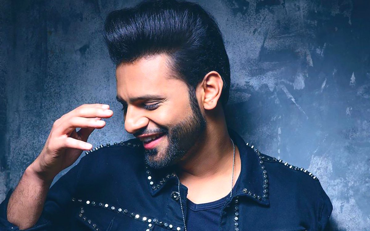 mi00618531's tweet photo. The Only Sensible, Handsome, Amazing, Straight Forward, Smart Person In #BigBoss14 is @rahulvaidya23 

The best person and The best singer, The Entertainer, The mimicry king, All quality of winner

We are proud of you
Most Deserving Person

No Rahul No BB14
 @BiggBoss @ColorsTV https://t.co/IupP7dxGxF