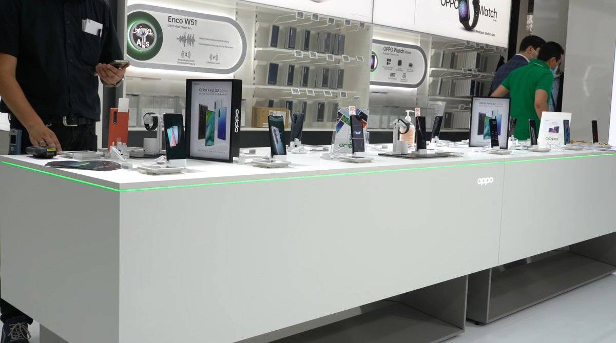 TEDDY_A_N's tweet photo. OPPO ouvrira en janvier 2021 son 1er Pop-Up Store en France, au centre commercial Les 4 Temps à Paris-La Défense 😎 https://t.co/DQgax7XSGl