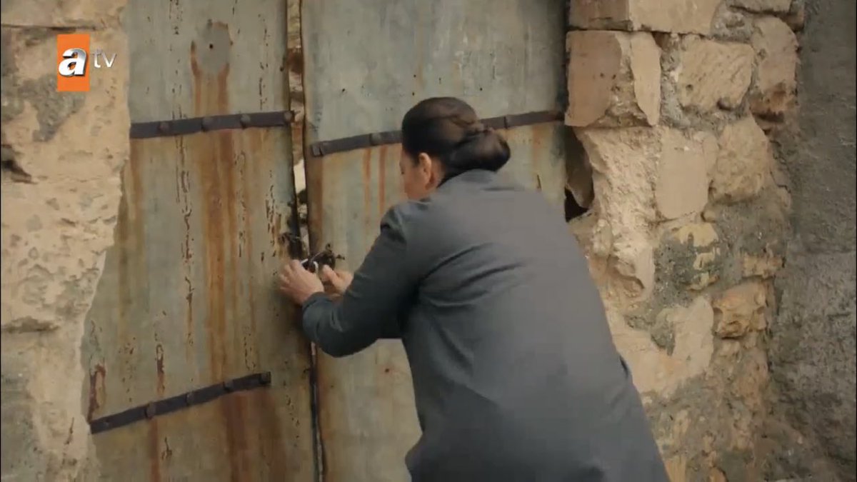 the war flashbacks CHILLS  #Hercai