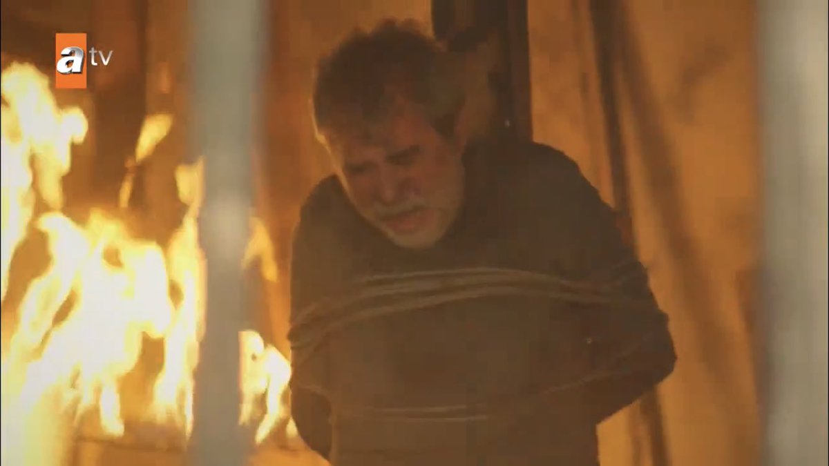 oH MY GOD HER HANDS ARE BURNING  #Hercai