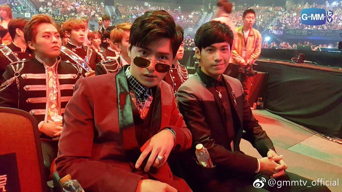BETHELIGHT1018's tweet photo. 170408
#KristPerawat #SingtoPrachaya #peraya #คริสสิงโต #ทีมพีรญา
#Macau
#vchartawards
©️gmmtv https://t.co/bJFE9YqBnx