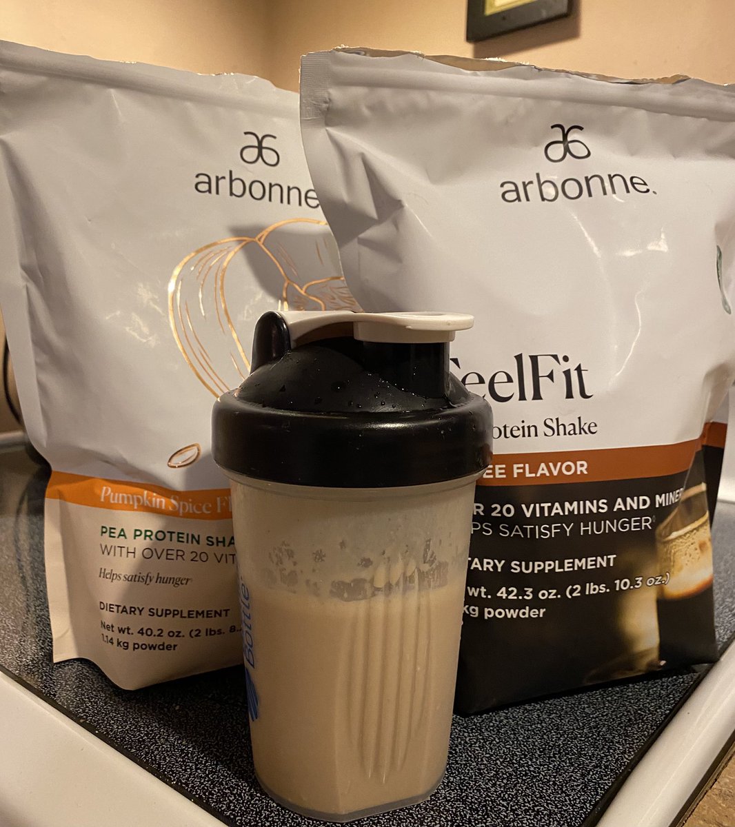 TTBecomingABet1's tweet photo. Mmmm, mmmm, mmmm.... 𝓼𝓸𝓸𝓸𝓸𝓸𝓸𝓸 good! And 🅶🅾🅾🅳 for you! I didn’t even have the cream on top but it was delish!
#plantbasedfuel #runnergirl #Arbonne #smoothielife #ArbonneEssentials #proteinshake #proteinrecipes #inspiration #arbonneconsultant #arbonnelifestyle https://t.co/oI3zBWpPAS