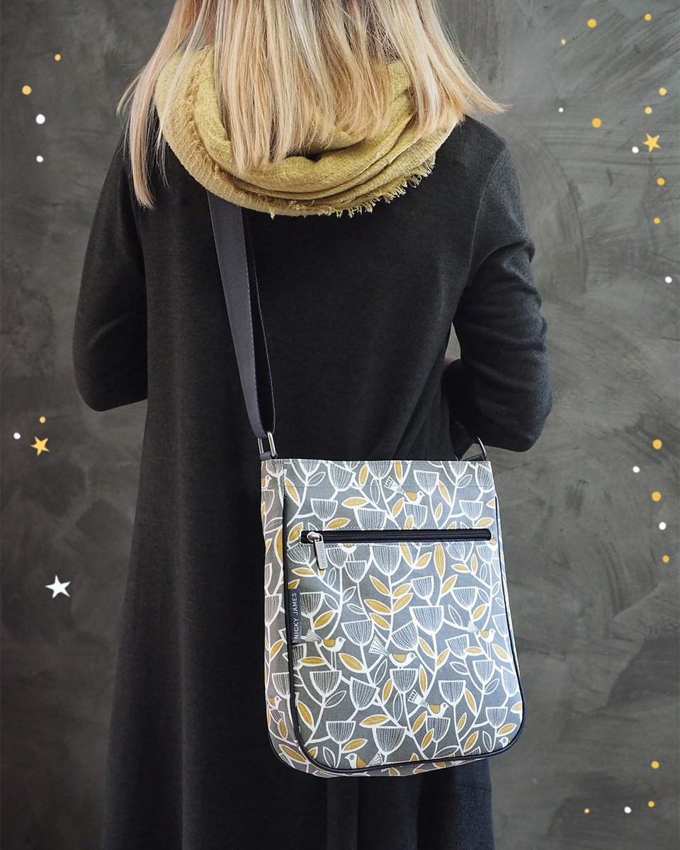 Make someone smile this Christmas with a unique &amp; gorgeous handbag. Lots of lovely prints and styles to choose from⭐`

bit.ly/njgreybirdcros…