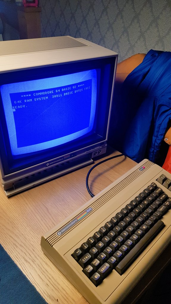 EdHobbs73's tweet photo. It lives!!! :) #commodore #cbm64 https://t.co/PsBIrHwwhS