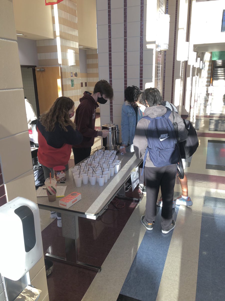 Central_StuCo's tweet photo. #throwback to yesterday morning when we served our amazing student body Hot cocoa☕️ as they walked in from the cold❄️
#CHSNation look out for another surprise during #CHSHollydays🎄 https://t.co/VOQjsfHpwI