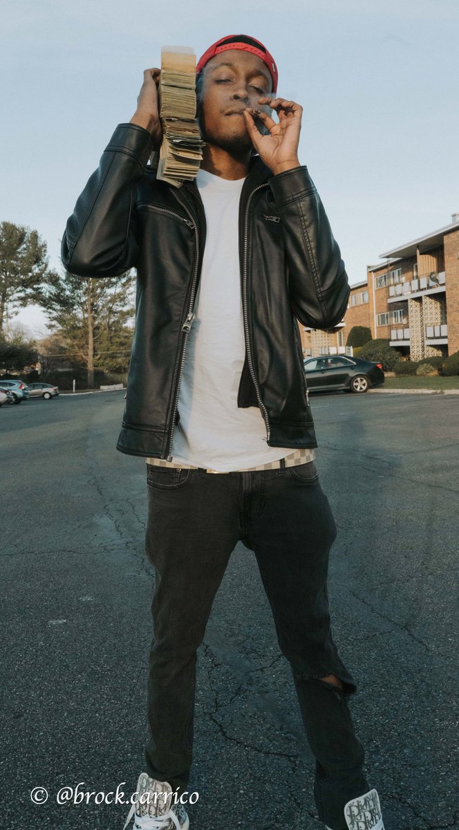 LorMauddd's tweet image. “I’m asking god🙏🏼 he remove all the fake away bag on his head I know I gotta pay to play”😉 .. #MOWORLD💔