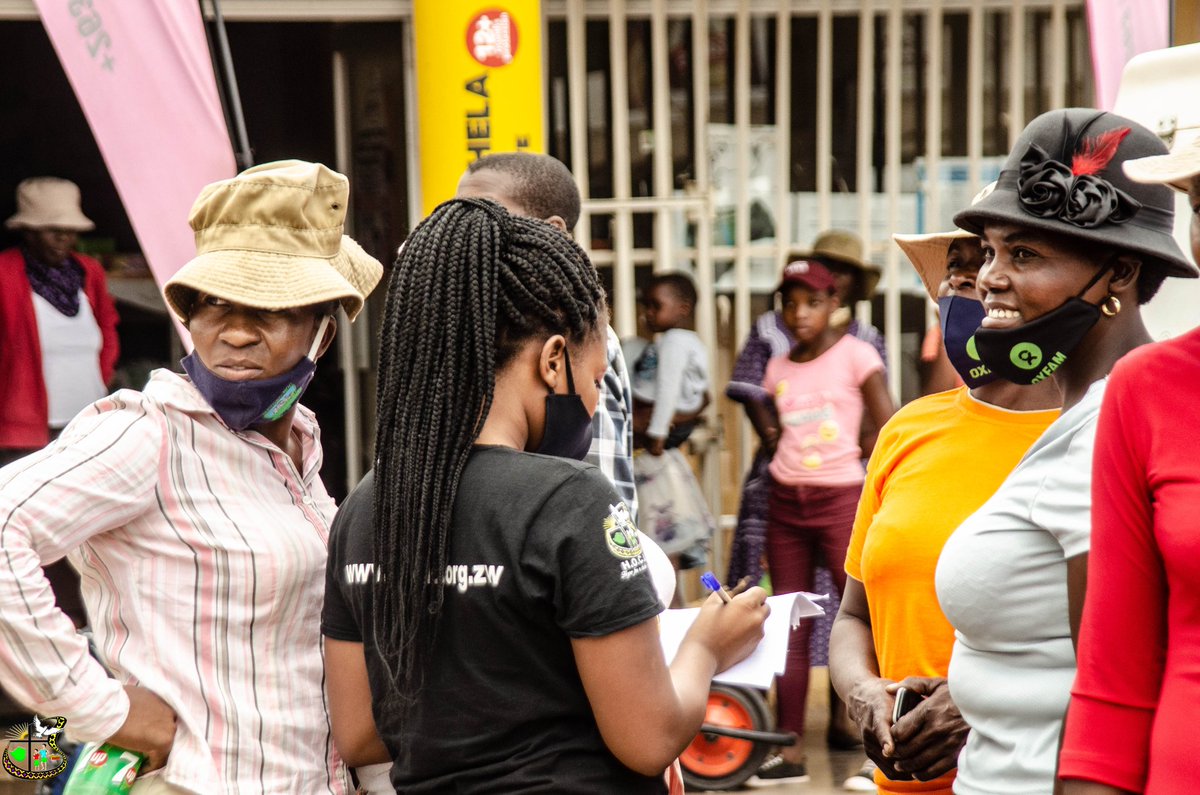 HOCICZW's tweet photo. #RoadshowUpdate
We spent the 4th of December in Gohole, Mabonyane &Maphisa Centre with @oxfamgb raising awareness on the #16Days Not only did people get the message, they also enjoyed the entertainment by #Pauline from #Mafriq
The day in pictures👇 https://t.co/8yKTWgMbBe