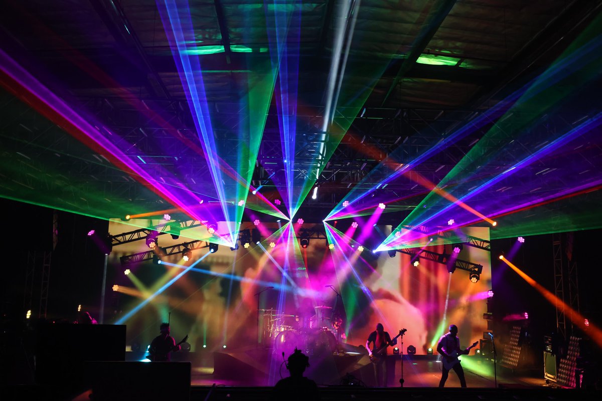 Wowwww <a href="/atreyuofficial/">Atreyu</a> does it again! This time for their new album. 🔥 

You can still catch both streams until December 11th. 

Visit Atreyumerch.com for more details.