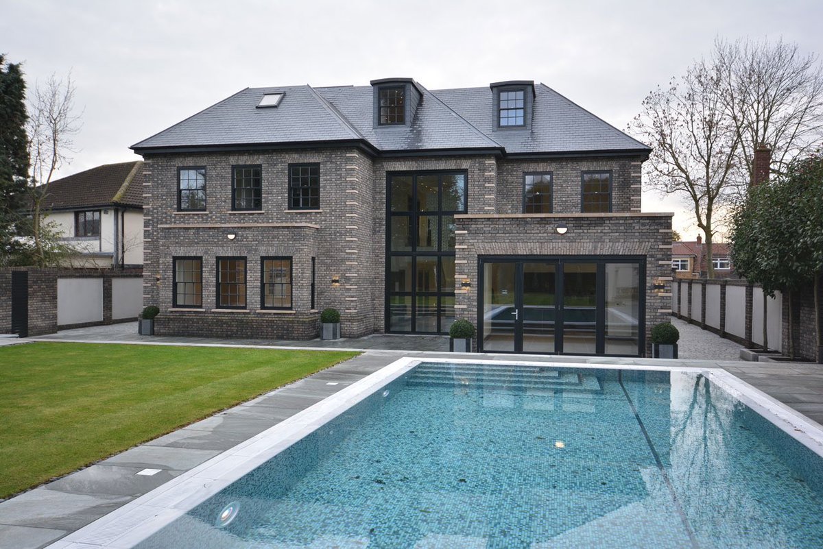 This home based in Essex, UK looks so elegant