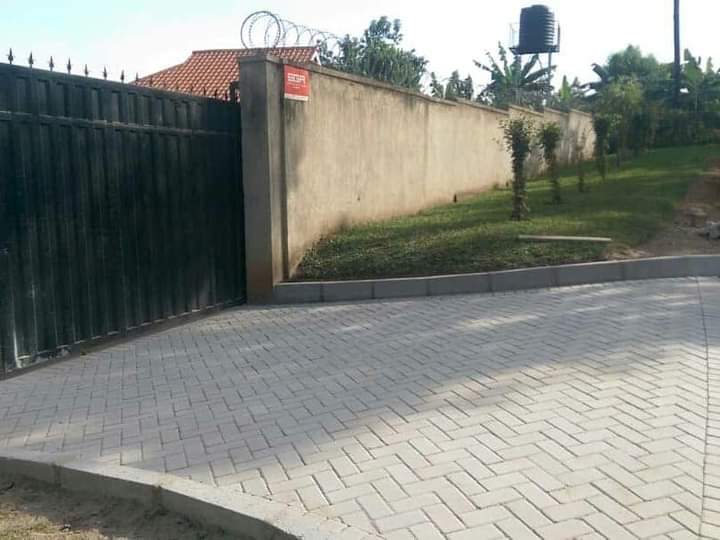 Passionsltd's tweet photo. Celebrate the festive season in a fresh and clean home free from mud and dust.  For paver laying and finishing let's talk on 
 +256 782 451967 +256 754 451967 https://t.co/sGh33oyqSa