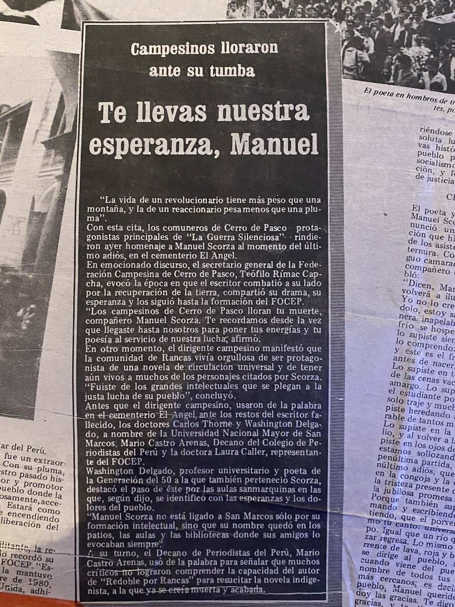 Manuel_Scorza's tweet photo. Hace 37 años, campesinos peruanos rindieron homenaje a Manuel Scorza en su sepelio, el 5 de diciembre 1983. Varias delegaciones campesinas del centro del país se hicieron presentes para manifestar su dolor por la desaparición del escritor. https://t.co/g7lHY4ZRNW