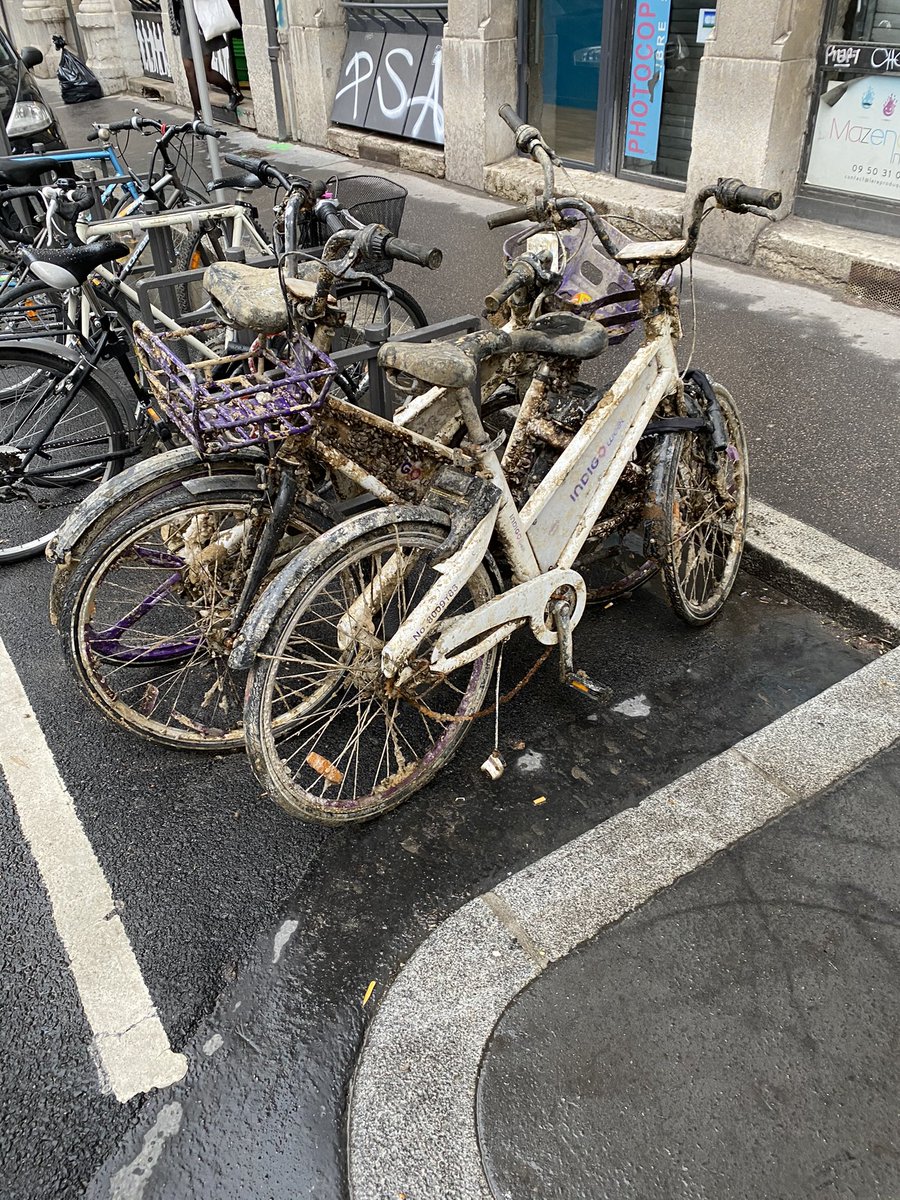 2eVelo's tweet image. Bien repêchés 😂😂😂