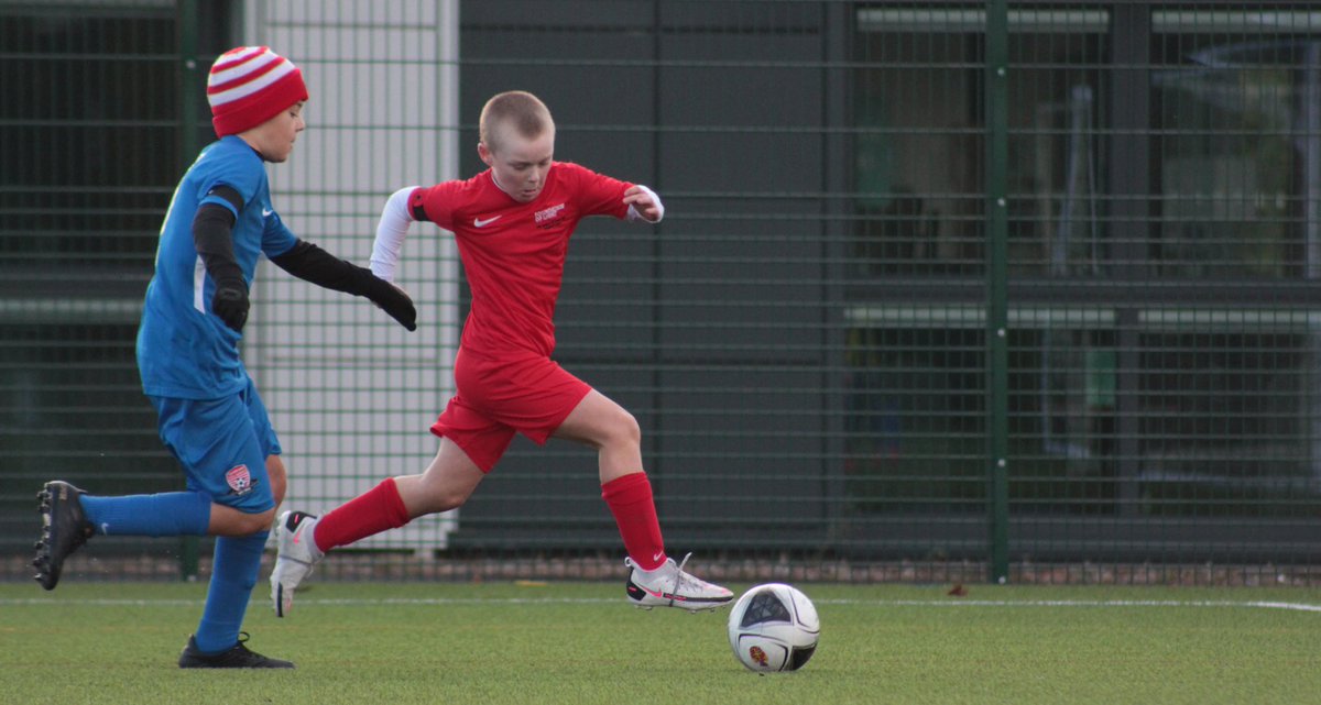 FolClub's tweet photo. Great to see our teams getting back to football today, we managed to get some pictures at our u11 Whites game vs. @CityJnrs at @fballdownhill https://t.co/F0y8F9Du1z