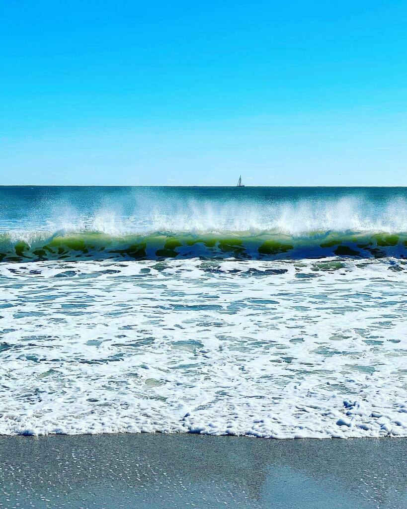 raleighwhatsup's tweet image. WEEKEND // a good day for some vitamin sea. #wbxnc #wrightsvillebeachnc #crystalpier #visitnc #raleighroadtrip
