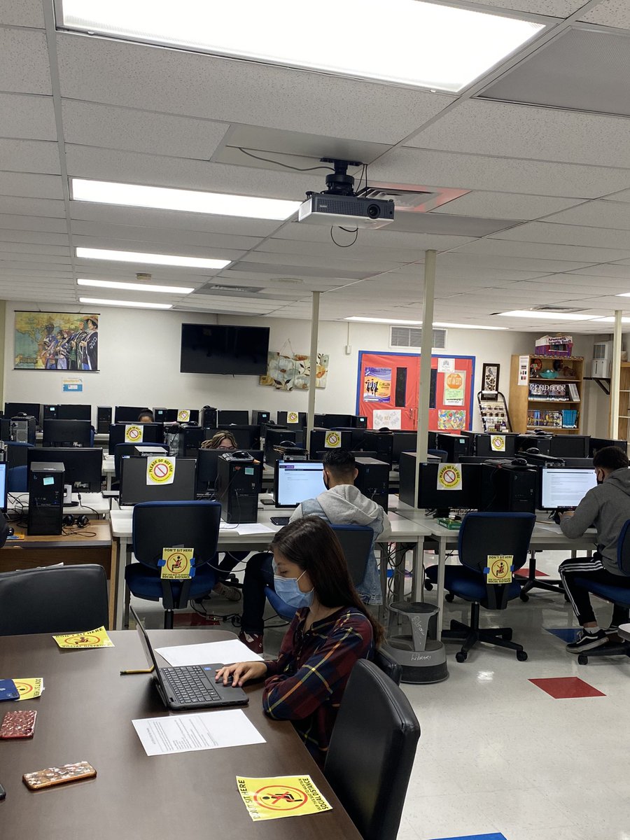 MHS_VP_Sarita's tweet photo. It was a very productive day in Minutemen land! We had our scholars taking care of business doing TSI Testing, 2020 Student Summit and/or Saturday School. Proud of our Minutemen! @DrLoyolaMHS @EISDMemorialHS #MemorialPride #EISDProud https://t.co/BnjiJDEIbF